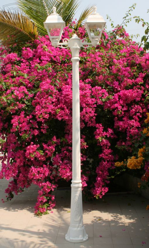 Loose-fit round neck sweater