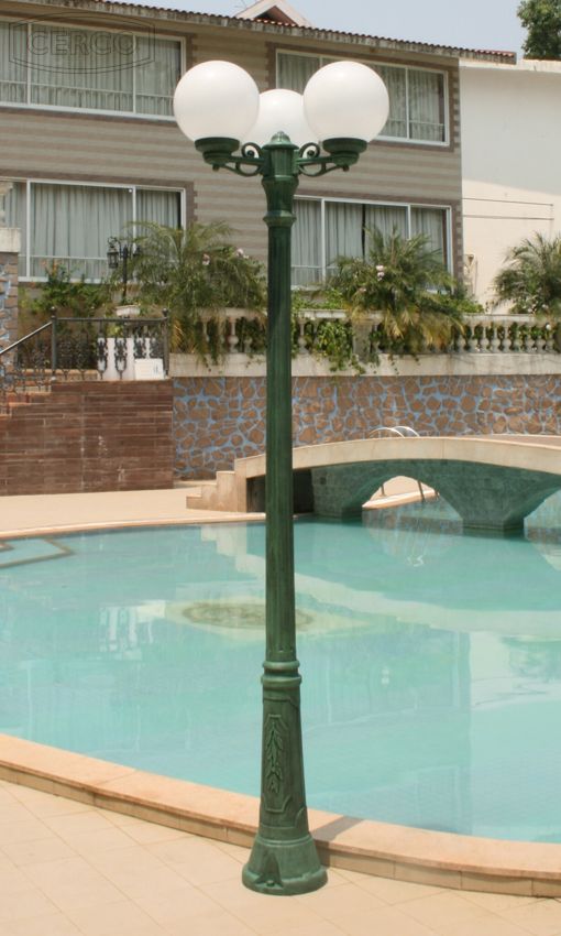 Loose-fit round neck sweater