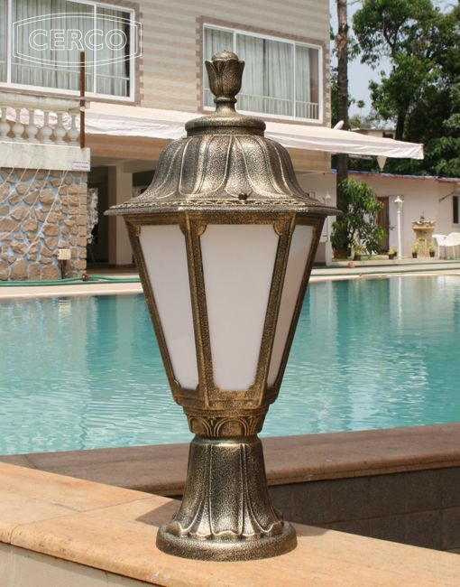 Loose-fit round neck sweater