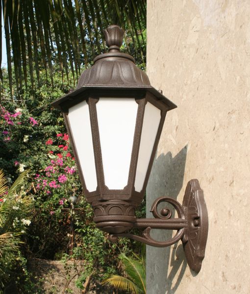 Loose-fit round neck sweater