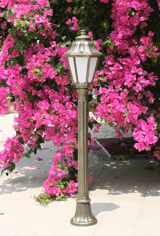 Loose-fit round neck sweater