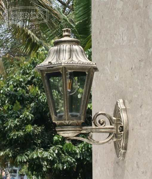 Loose-fit round neck sweater