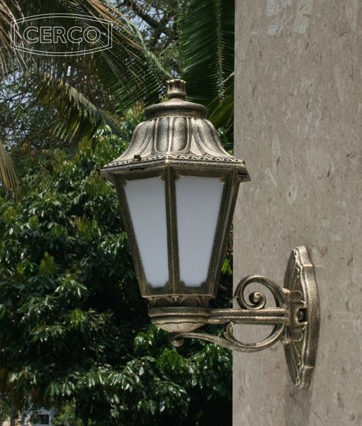 Loose-fit round neck sweater